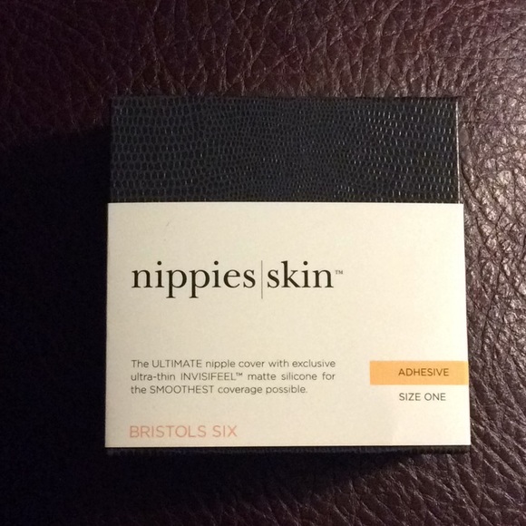 Nipples Skin Adhesive nipple covers - Picture 1 of 4
